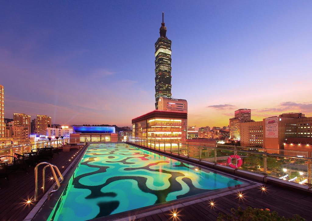 فندق همبل هاوس تايبيه المظهر الخارجي الصورة View of Taipei 101 from the rooftop pool