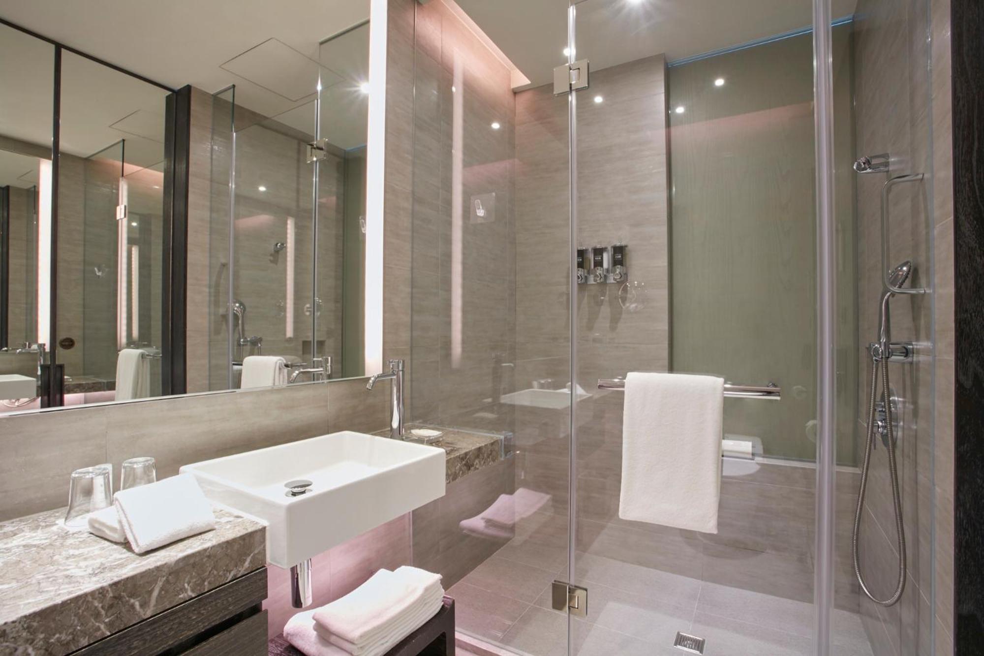 فندق همبل هاوس تايبيه المظهر الخارجي الصورة A bathroom in a hotel