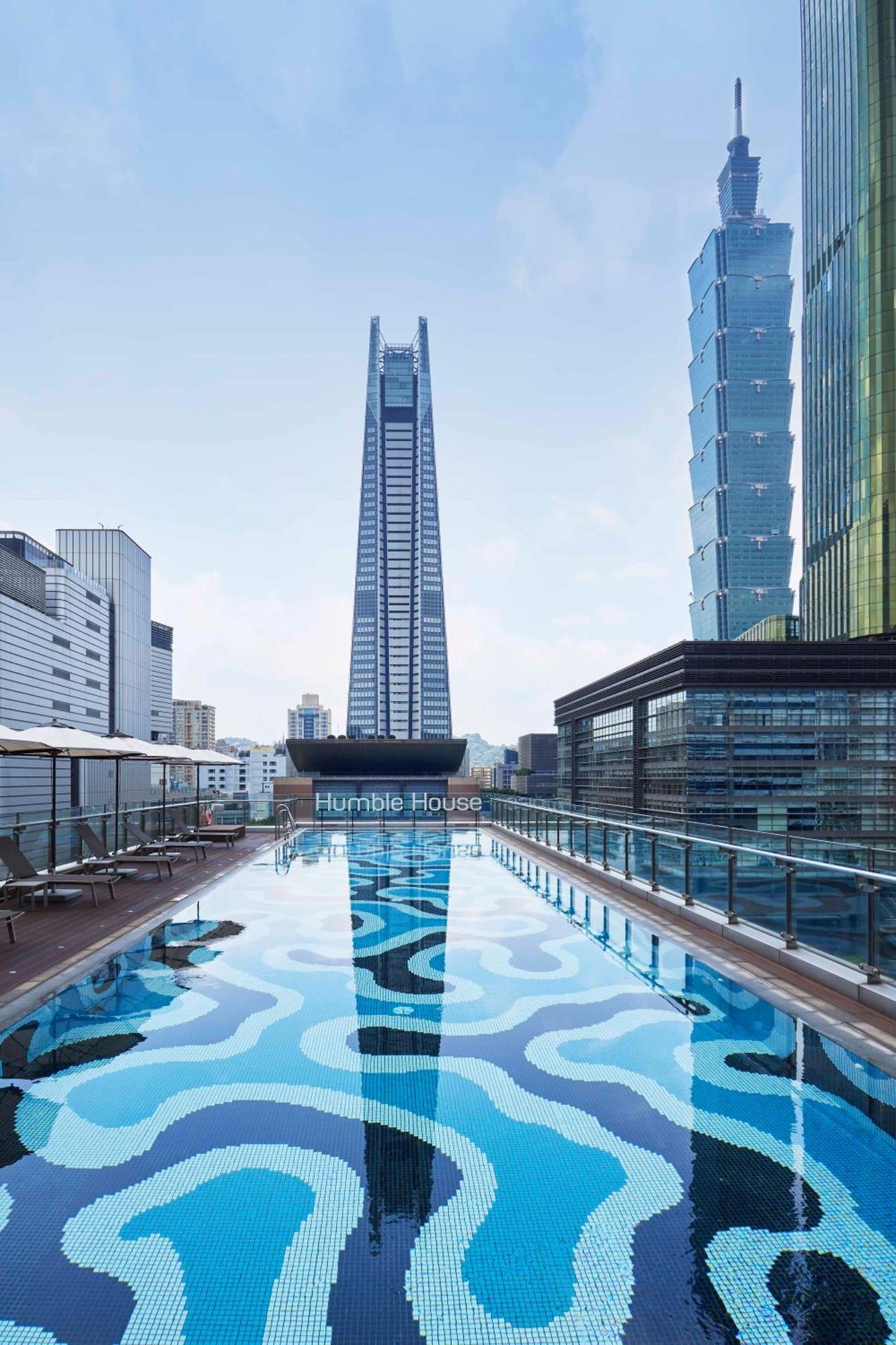 فندق همبل هاوس تايبيه المظهر الخارجي الصورة The swimming pool at the hotel