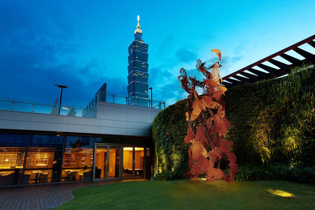 فندق همبل هاوس تايبيه المظهر الخارجي الصورة The rooftop garden of the hotel