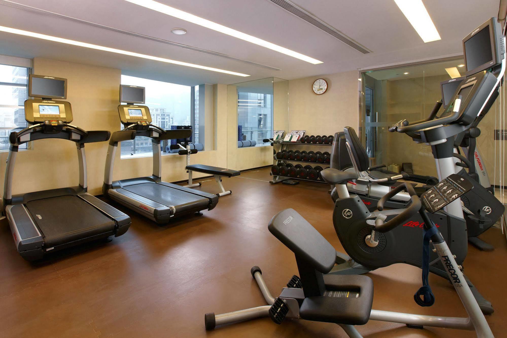 فندق همبل هاوس تايبيه المظهر الخارجي الصورة The gym at the hotel