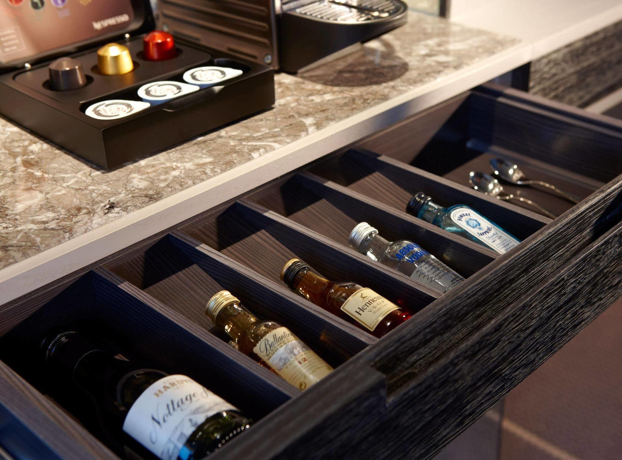 فندق همبل هاوس تايبيه المظهر الخارجي الصورة A drawer with dividers